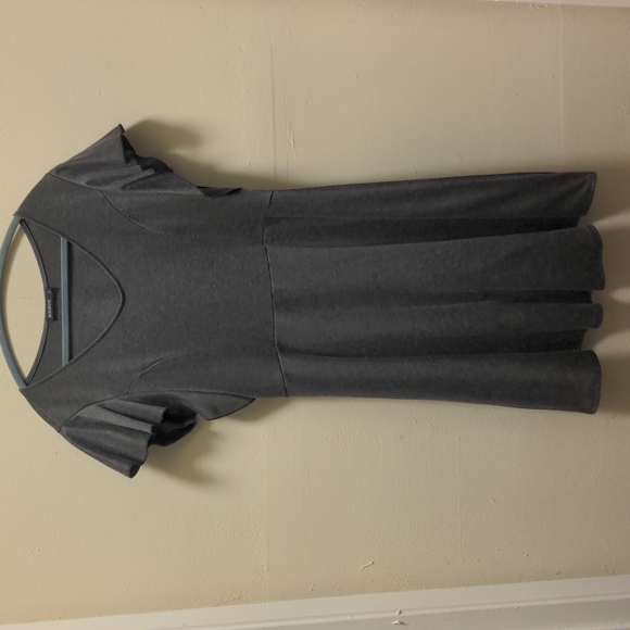 🍀 3/$9 Flutter Sleeve Fit & Flare Dress - Picture 2 of 8